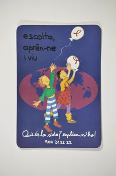 Département De La Santé Et De La Sécurité Sociale, Carte calendrier "Que es la sida? explica-m'ho" (Qu'est-ce que le sida ? Explique-le-moi) Espagne Barcelone 2000 2002.126.189 Photo Mucem