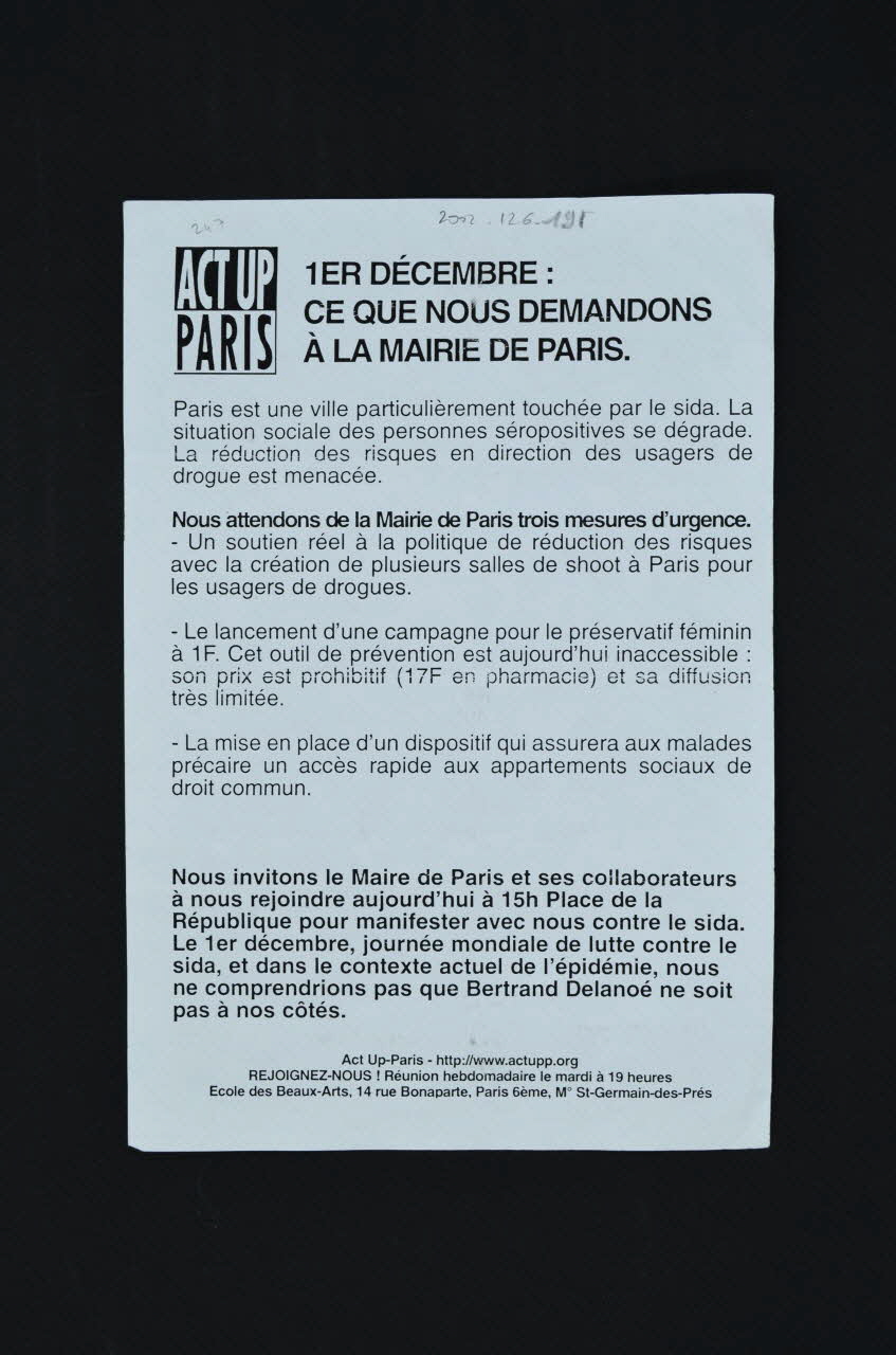 Act Up-Paris tract "1er décembre : ce que nous demandons à la Mairie de Paris" Île-de-France, France 2001 2002.126.191 Photo Mucem