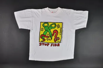 Le Patchwork Des Noms ; Keith Haring tee-shirt "Stop Sida" Espagne 2002/7/10 2002.126.24  Photo Mucem