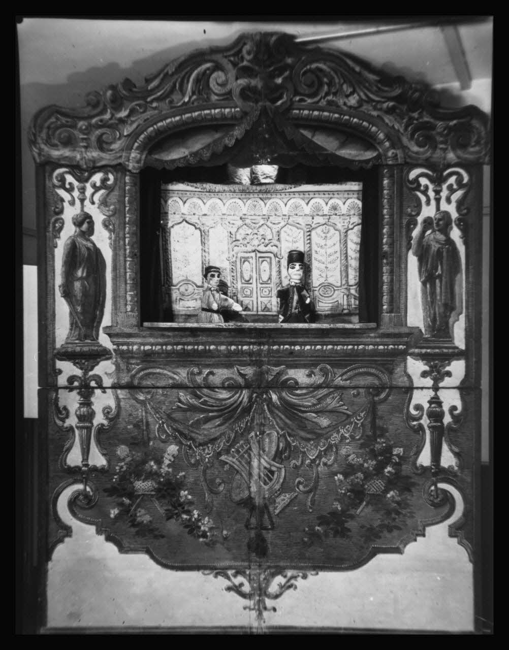 photographie MNATP. Exposition. Théâtres populaires de marionnettes (12 juillet 1952 - 4 janvier 1953) Ph.1953.2.2 Photo