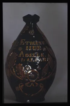 Marcel Maget photographie Pichet à cidre. Inscription "Etienne Hue" Ile-de-France, France 1956/2/1 Ph.1956.21.1 Photo