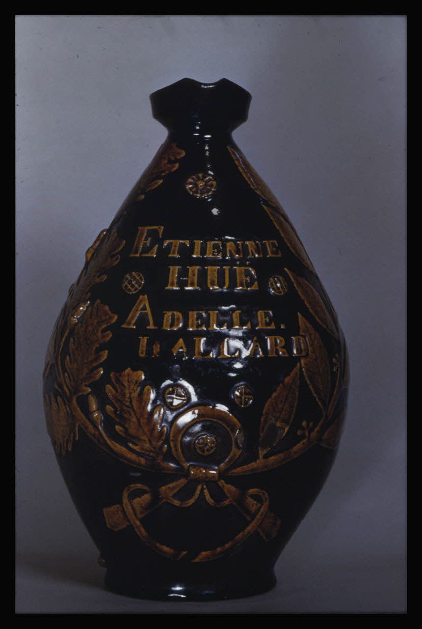 Pierre Soulier photographie Pichet à cidre avec inscription "Etienne Hue" Ile-de-France, France 1956/2/1 Ph.1956.21.30  Photo