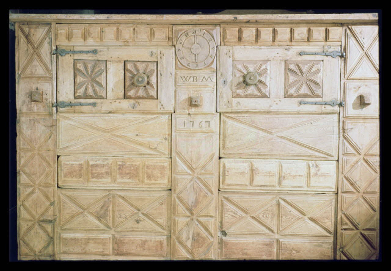 Jean-Dominique Lajoux photographie Grenier à grains. Provenant d'Arvieux dans les Hautes-Alpes et daté de 1771 Ile-de-France, France 1968/12/1 Ph.1968.110.251 Photo