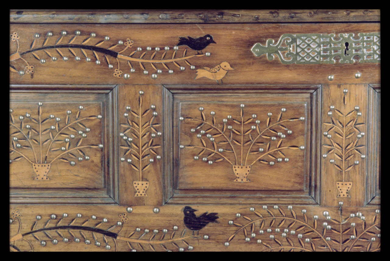 Jean-Dominique Lajoux photographie Détail d'un banc-coffre. Provenant du Morbihan Ile-de-France, France 1968/12/1 Ph.1968.110.280 Photo