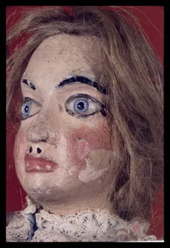 Alain Guey photographie Marquise. Marionnette à gaine du Square des Batignolles (Paris, Eden Bédé) (détail) Ile-de-France, France 1969/11/1 Ph.1969.12.386 Photo