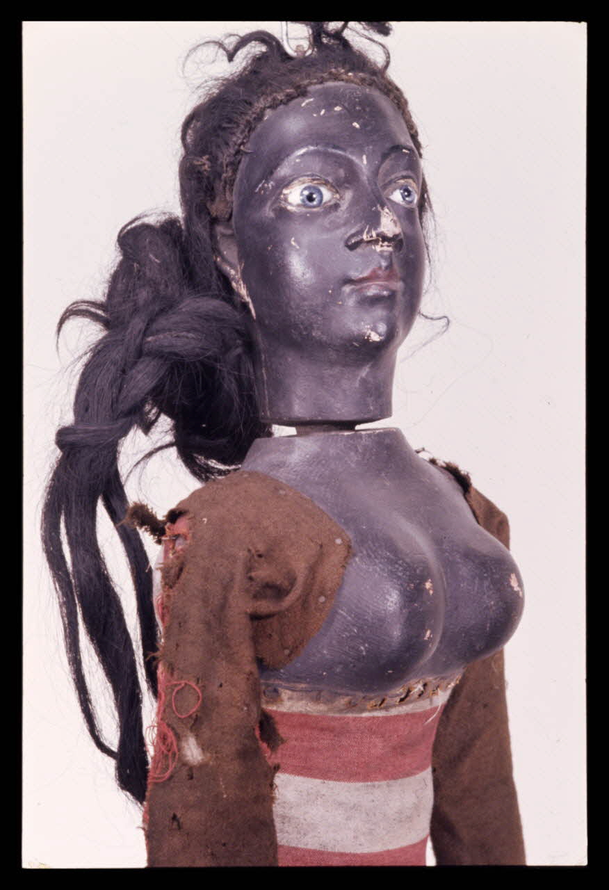 Alain Guey photographie Femme noire. Marionnette (anciennement) à tringles et à fils provenant du quartier Saint-Sauveur à Lille Ile-de-France, France 1970/2/1 Ph.1970.4.162 Photo