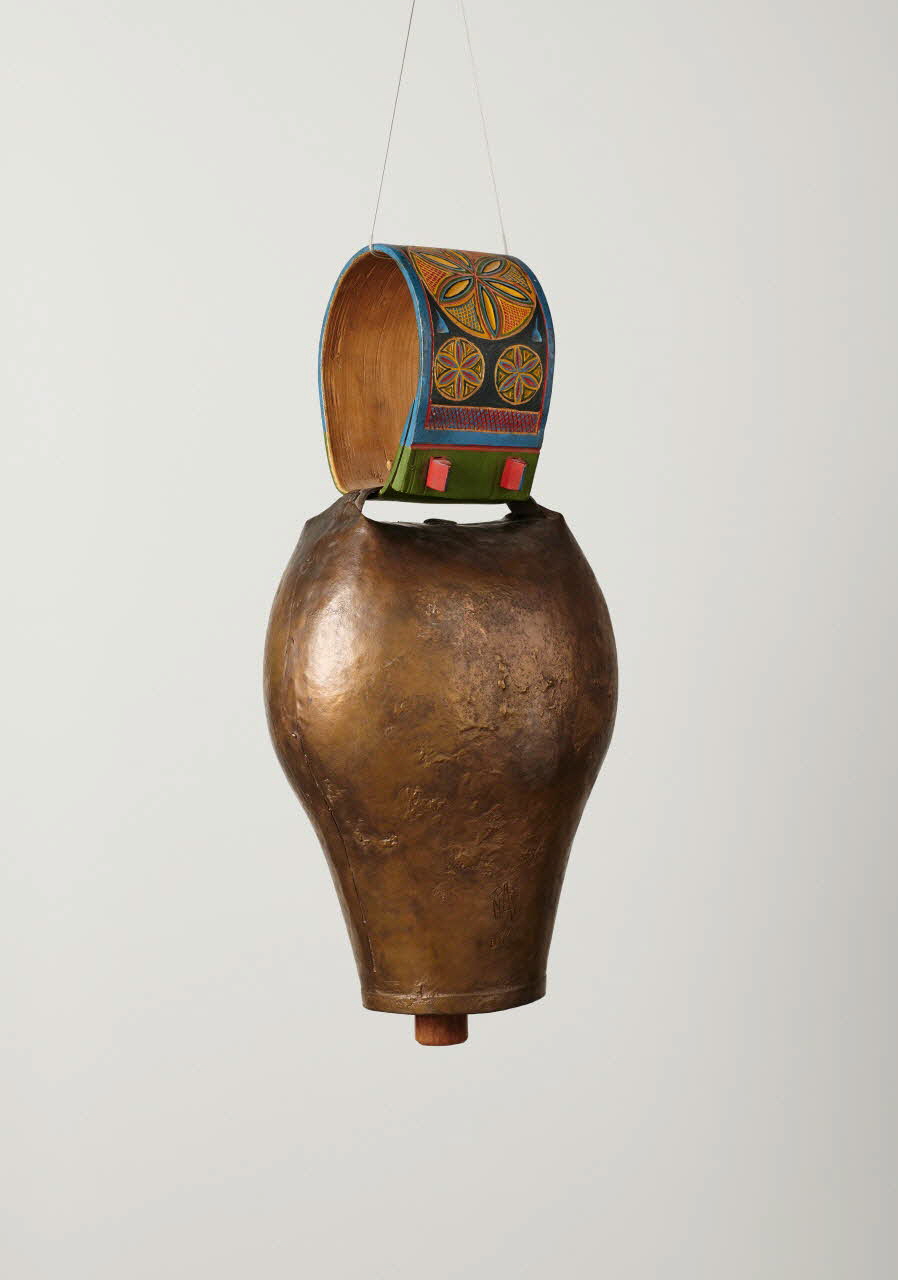 CLOCHE ET COLLIER 1948.2.3.1-2 Photo Mucem / Marianne Kuhn