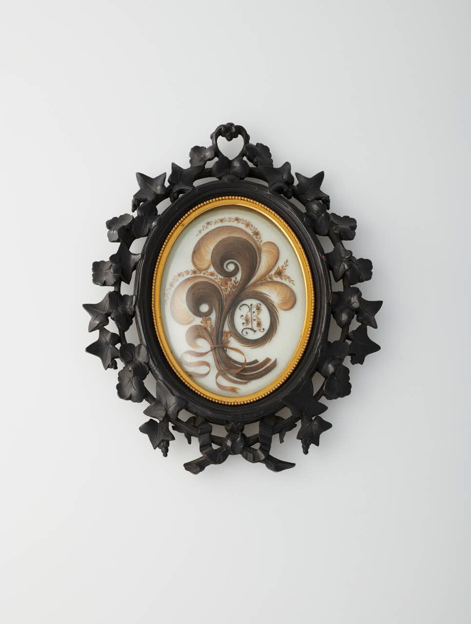 souvenir en cheveux 1985.2.5  Photo Mucem / Marianne Kuhn