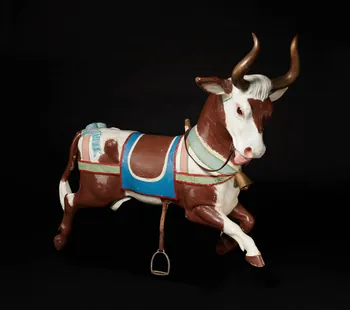 Gustave Bayol sujet de manège Vache galopante Pays de la Loire, France 1900 1991.2.31 Photo Mucem / Marianne Kuhn