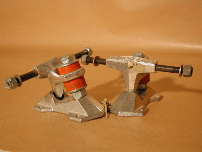 Lazer Trucks essieu de skateboard Californie, Etats-Unis 1975-1979 2000.29.20 Photo
