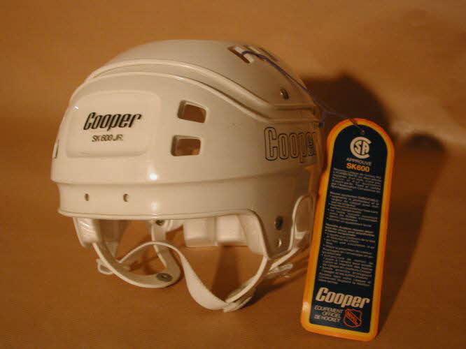 Cooper casque Ontario, Canada 1975-1979 2000.29.79.1-2 Photo