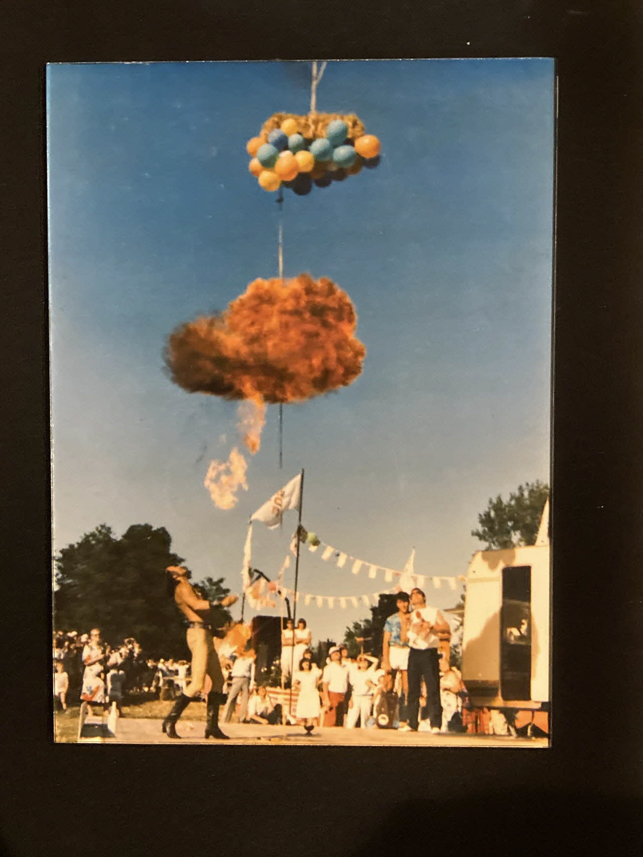 Pierre Fisher ; Justin Meekel élément de l'installation Verdure Tour : De la France mystérieuse Poitou-Charentes, France 2009/7/8-2009/8/13 2020.44.1.41 Photo Mucem
