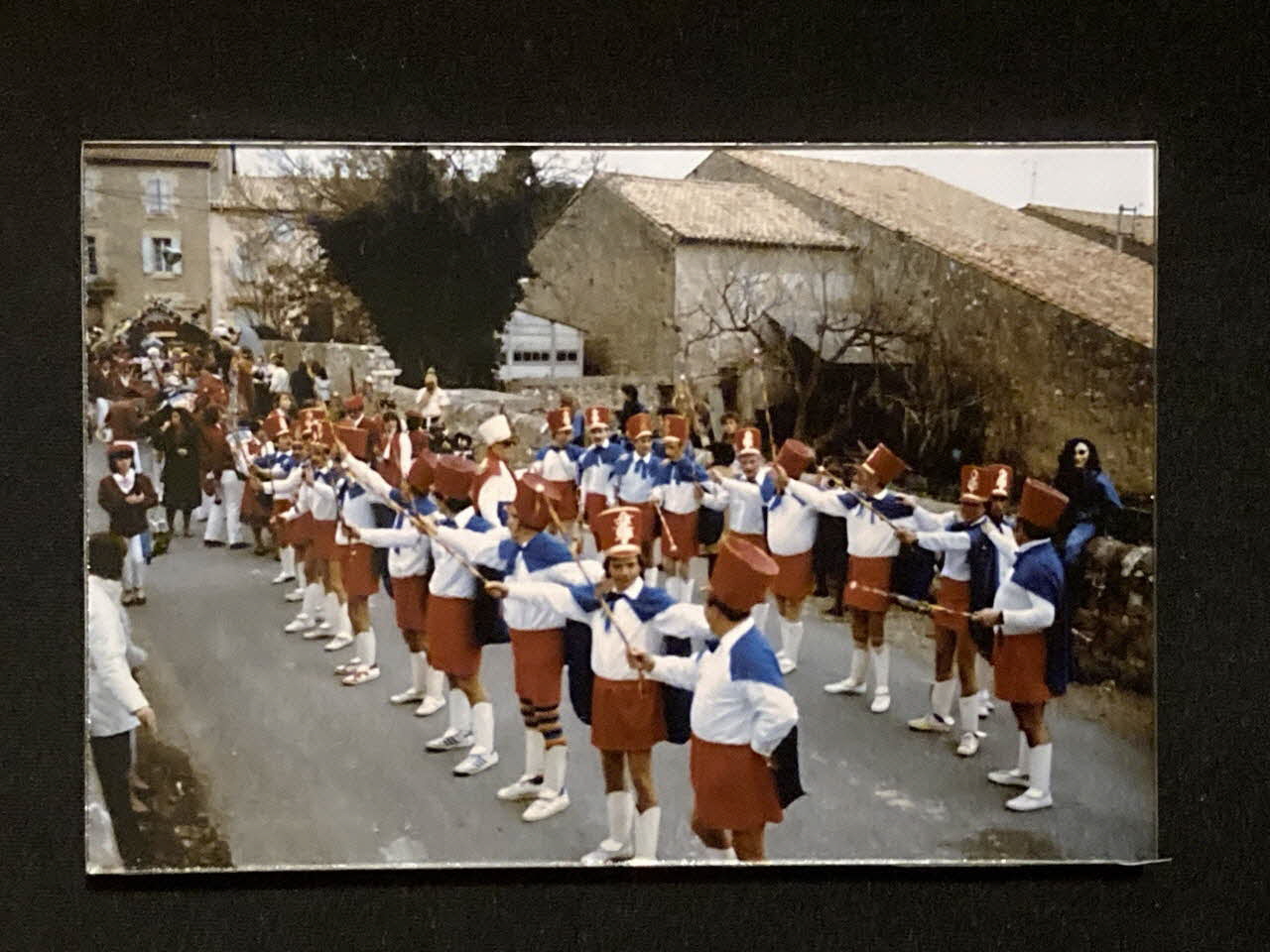 Pierre Fisher ; Justin Meekel élément de l'installation Verdure Tour : De la France mystérieuse Languedoc-Roussillon, France 2009/7/8-2009/8/13 2020.44.1.52 Photo Mucem