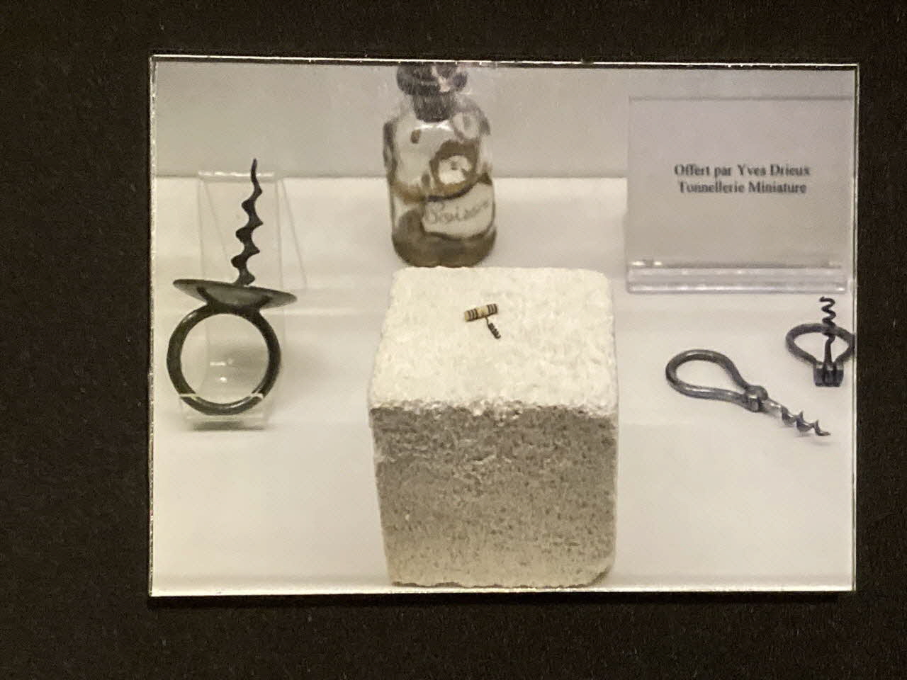 Pierre Fisher ; Justin Meekel élément de l'installation Verdure Tour : De la France mystérieuse Provence-Alpes-Côte d'Azur, France 2009/7/8-2009/8/13 2020.44.1.67 Photo Mucem