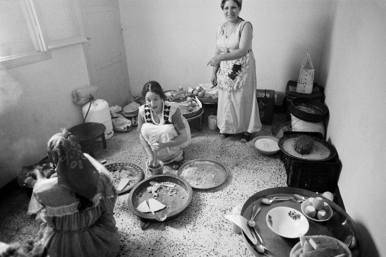 Alain Leloup ; Studio AZA tirage photographique Maison à Lemamra Provence-Alpes-Côte d’Azur, Algérie 1979 2021.1.13 Photo Collection Mucem  Alain Leloup