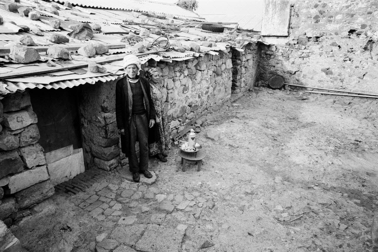 Alain Leloup ; Studio AZA tirage photographique Travail aux champs Provence-Alpes-Côte d’Azur, Algérie 1979 2021.1.14 Photo Collection Mucem  Alain Leloup