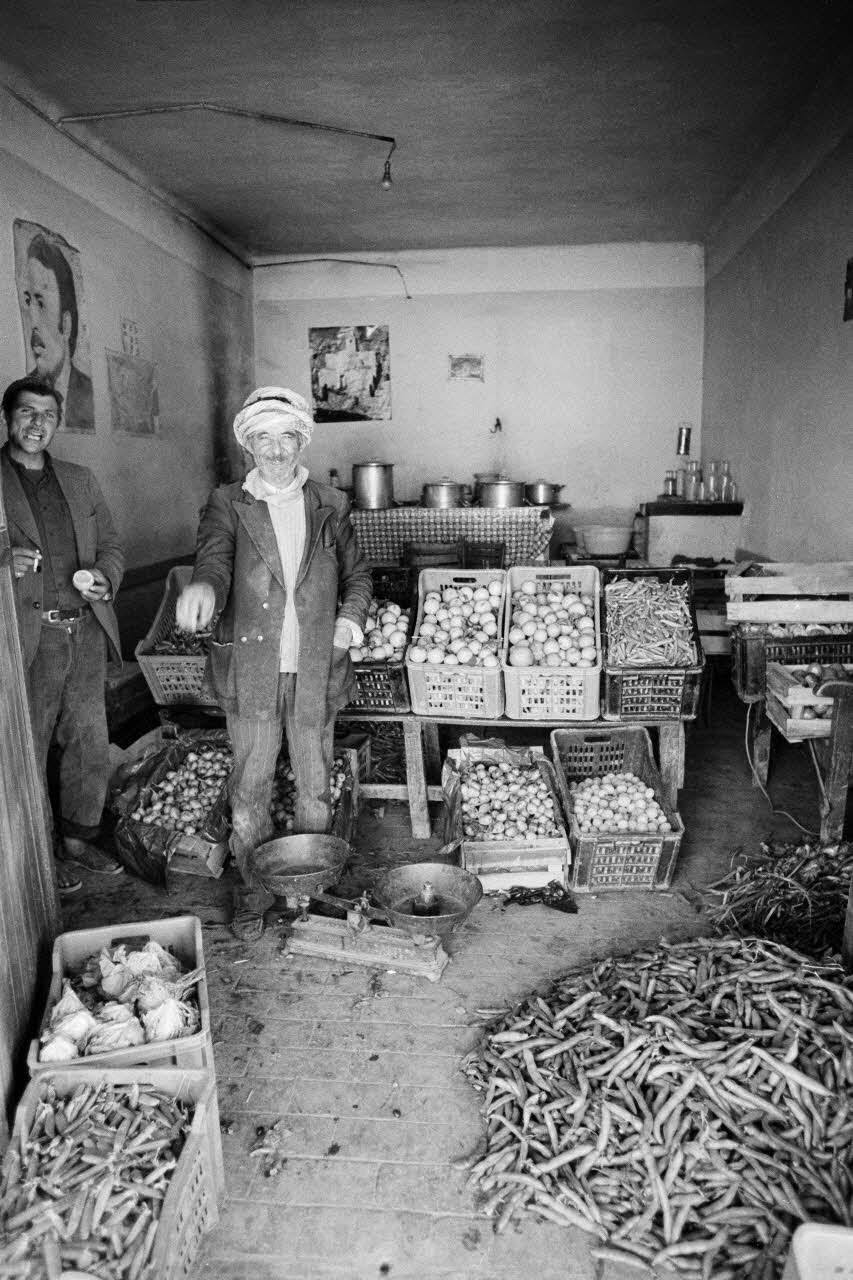 Alain Leloup ; Studio AZA tirage photographique Vieux village Provence-Alpes-Côte d’Azur, Algérie 1979 2021.1.22 Photo Collection Mucem  Alain Leloup