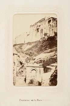 Félix J. Moulin tirage photographique Fontaine de la Porte Algérie 1860-1870 2020.41.1.27 Photo Mucem / Marianne Kuhn