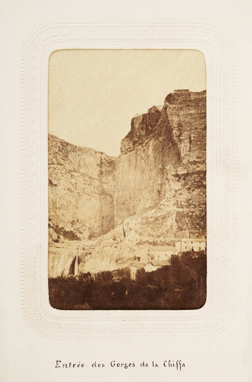 Félix J. Moulin tirage photographique Entrée des Gorges de la Chiffa Algérie 1860-1870 2020.41.1.29 Photo Mucem / Marianne Kuhn