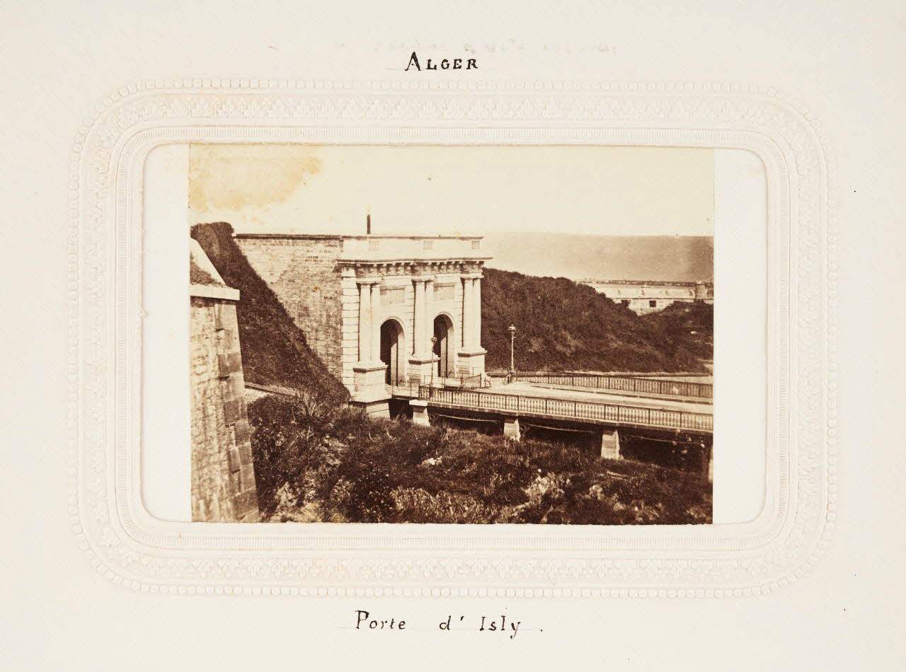 tirage photographique Porte d'Isly Algérie 1860-1870 2020.41.1.33 Photo Mucem / Marianne Kuhn