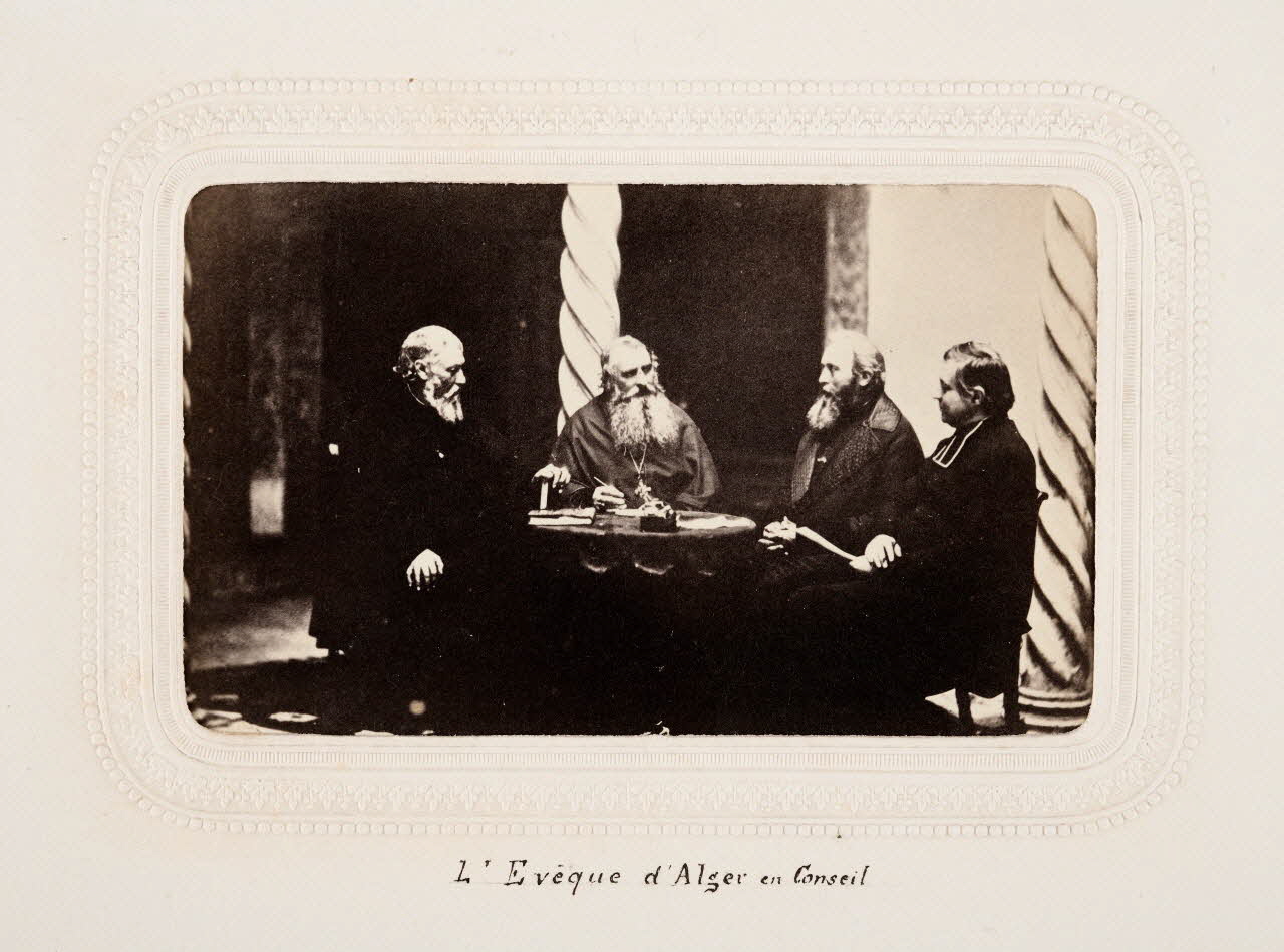 Félix J. Moulin tirage photographique L'Evêque d'Alger en conseil Algérie 1860-1870 2020.41.1.34 Photo Mucem / Marianne Kuhn