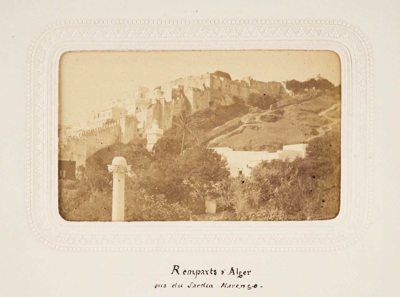 tirage photographique Remparts d'Alger vus du jardin Marengo Algérie 1860-1870 2020.41.1.40 Photo Mucem / Marianne Kuhn