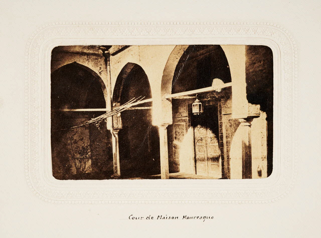 tirage photographique Cour de maison Mauresque Algérie 1860-1870 2020.41.1.50 Photo Mucem / Marianne Kuhn