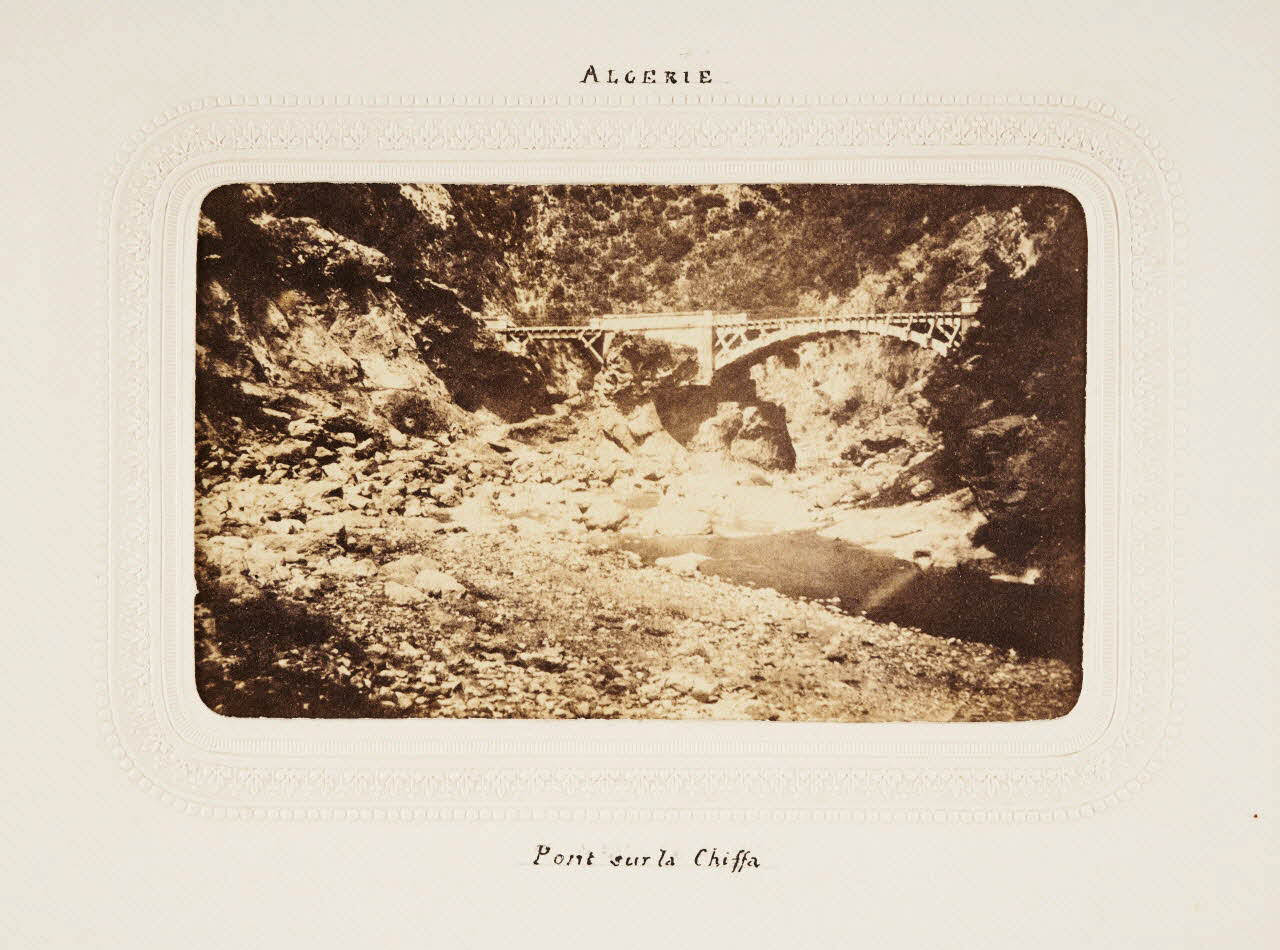 Félix J. Moulin tirage photographique Algérie. Pont sur la Chiffa Algérie 1860-1870 2020.41.1.65 Photo Mucem / Marianne Kuhn