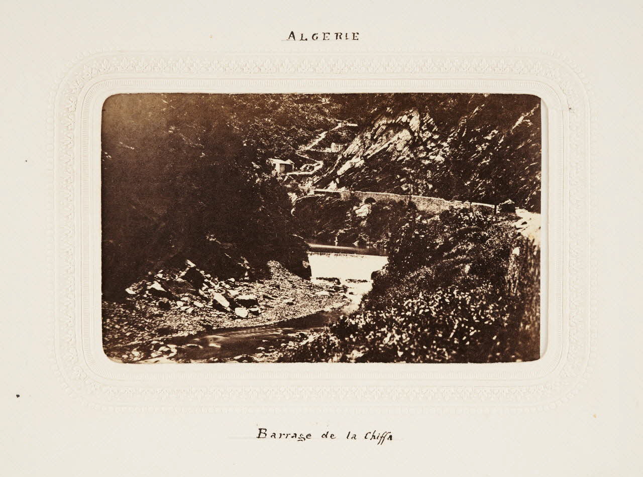 Félix J. Moulin tirage photographique Algérie. Barrage de la Chiffa Algérie 1860-1870 2020.41.1.66 Photo Mucem / Marianne Kuhn
