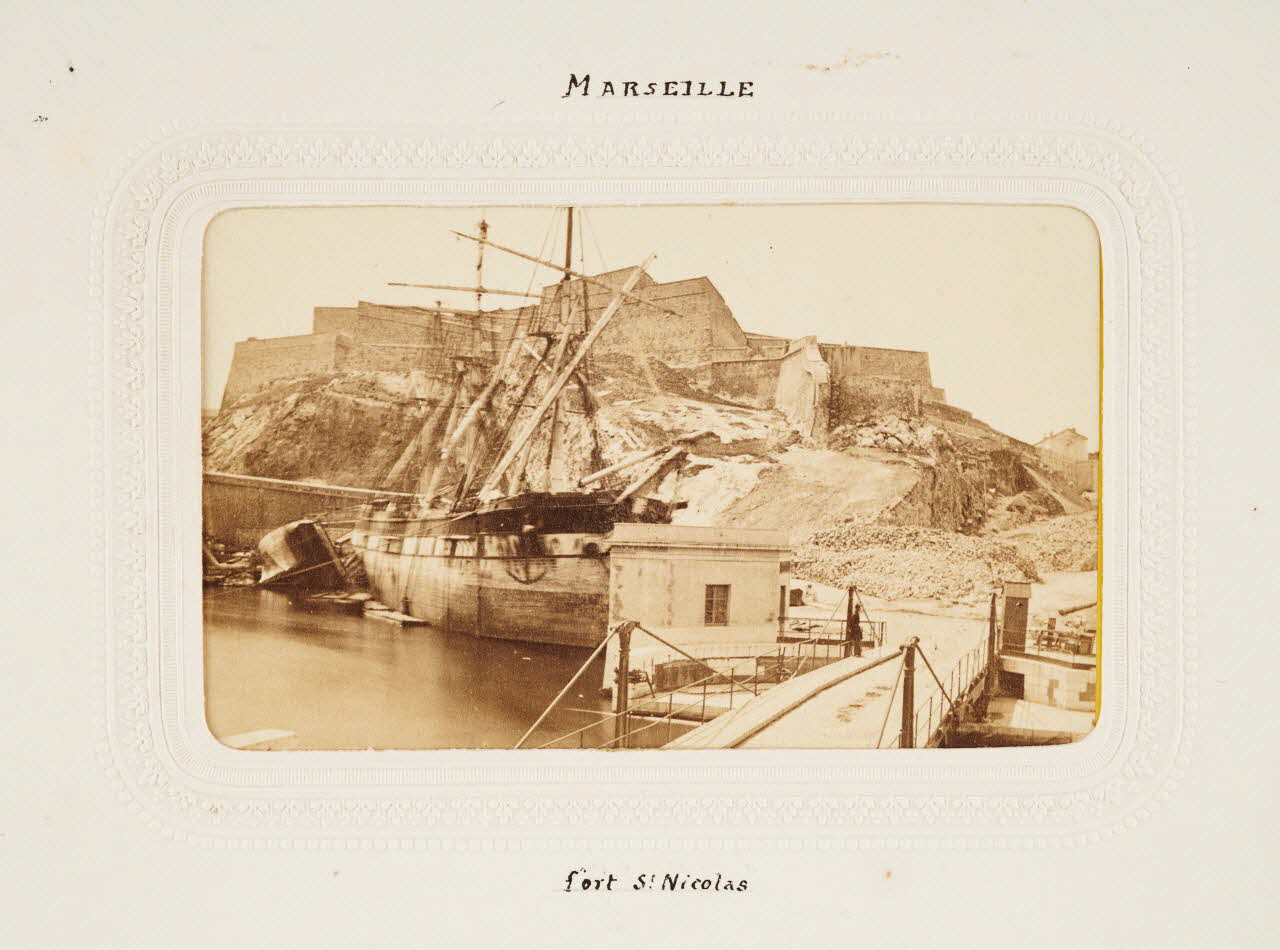 Collé et Vérane tirage photographique Marseille. Fort Saint Nicolas Provence-Alpes-Côte d'Azur, France 1860-1870 2020.41.1.85 Photo Mucem / Marianne Kuhn