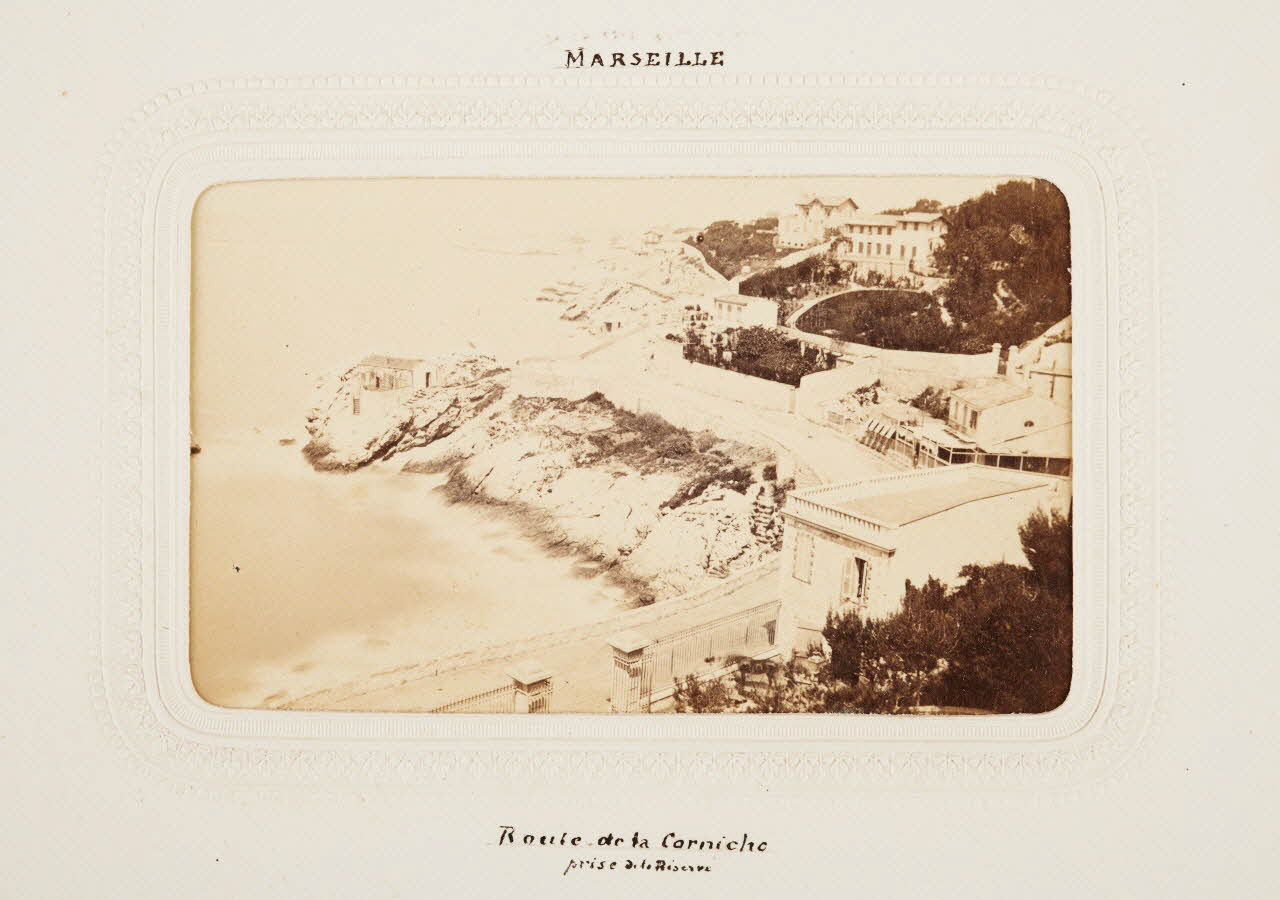 Collé et Vérane tirage photographique Marseille. Route de la Corniche prise à la Réserve Provence-Alpes-Côte d'Azur, France 1860-1870 2020.41.1.87 Photo Mucem / Marianne Kuhn