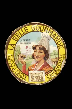ETIQUETTE DE CAMEMBERT Basse-Normandie, France 1973 1973.104.3  Photo Mucem/Virginie Louis