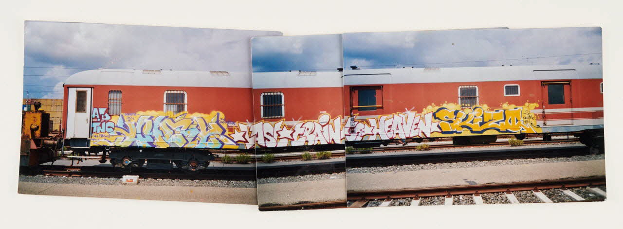 Agent tirage photographique Graffiti "Last train to Heaven" Ligurie, Italie 1996 2021.3.17.3 Photo Mucem / Marianne Kuhn