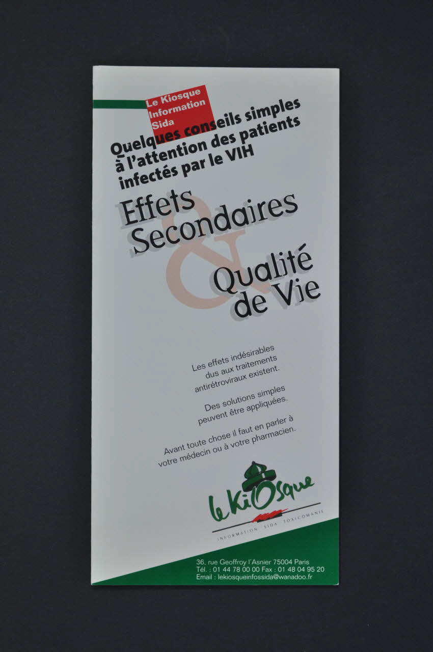 Fondation de France et la Fondation Levi Strauss Dépliant "Effets secondaires et Qualité de vie" France 2001/8 2002.127.26 Photo Mucem