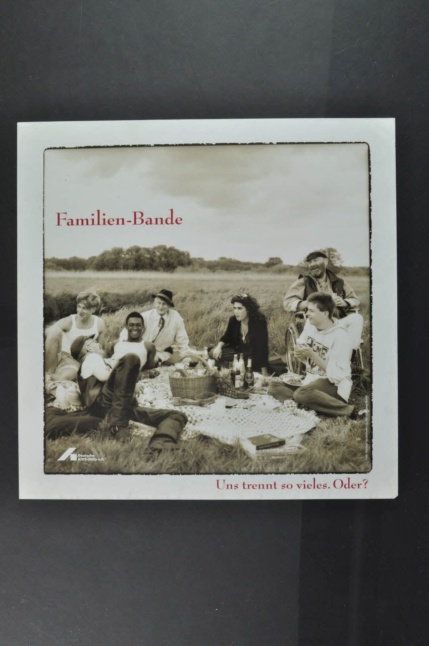 Deutsche Aids-Hilfe affiche "Familien - Bande" (la bande famliliale) Allemagne 1994 2002.127.263 Photo Mucem