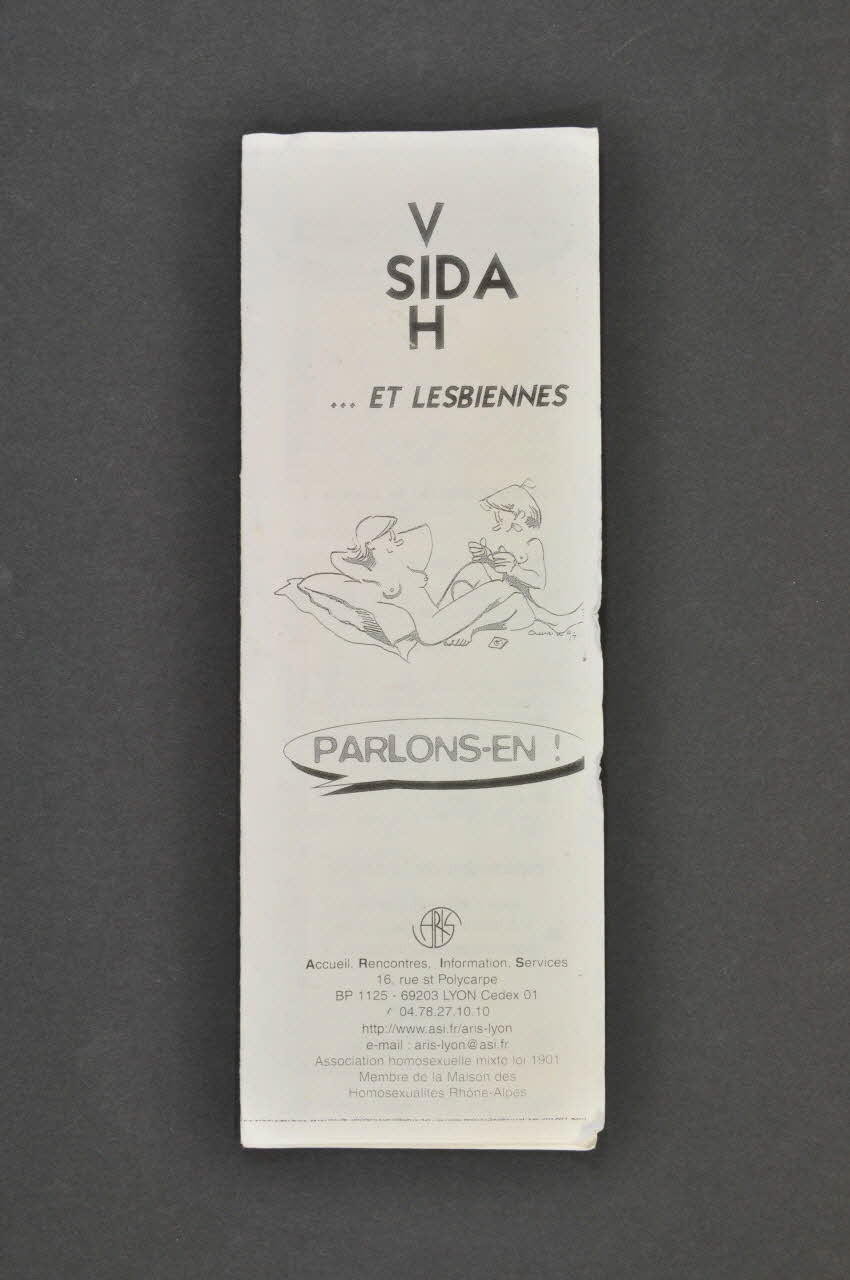 Association Accueil Rencontres Information Dépliant "VIH Sida ... et lesbiennes. Parlons-en!" et digue dentaire France 1997 2002.127.27.1 Photo Mucem