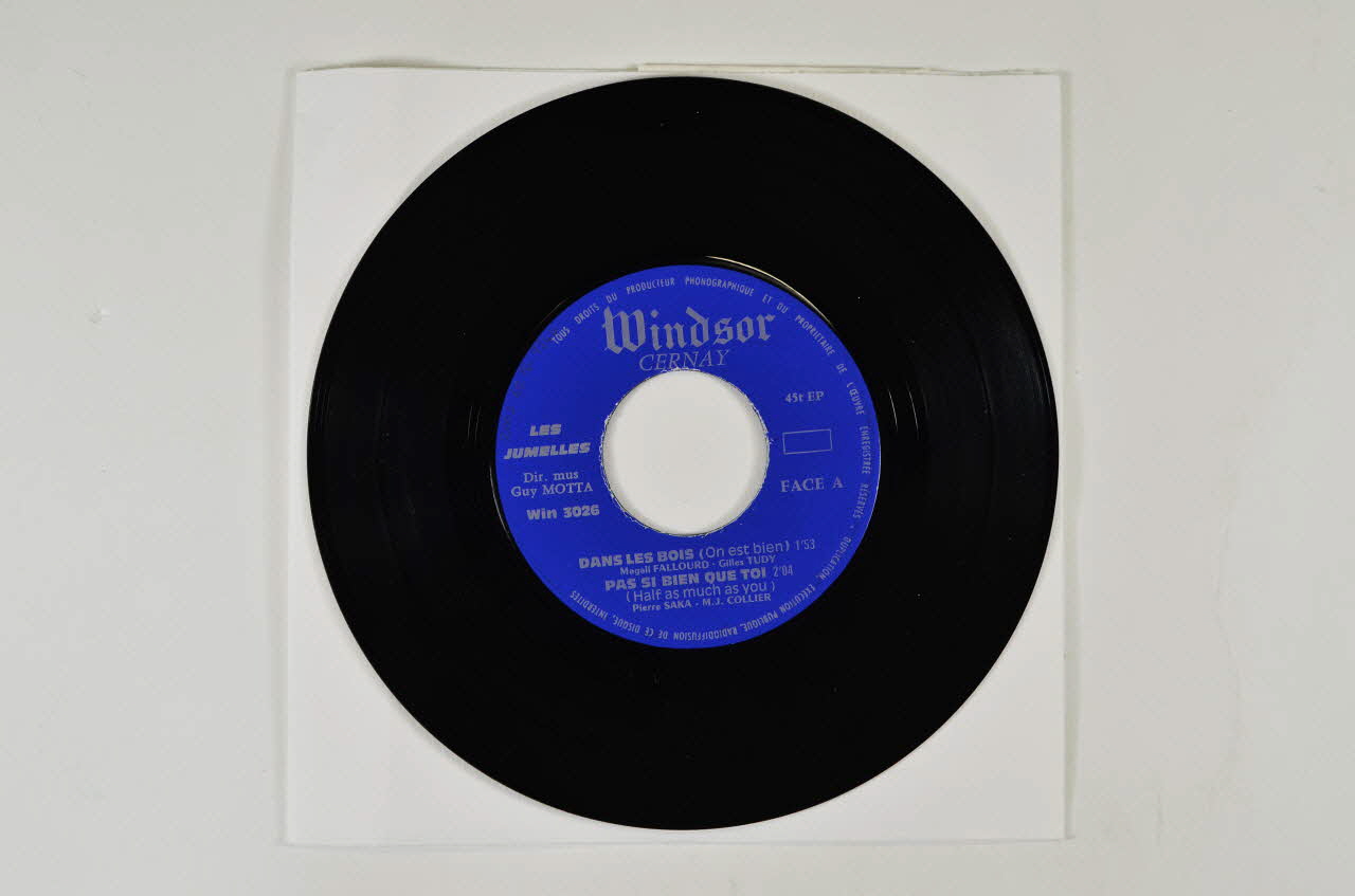 disque 45 tours Ne me demande pas 2001.69.16.1844 Photo Mucem