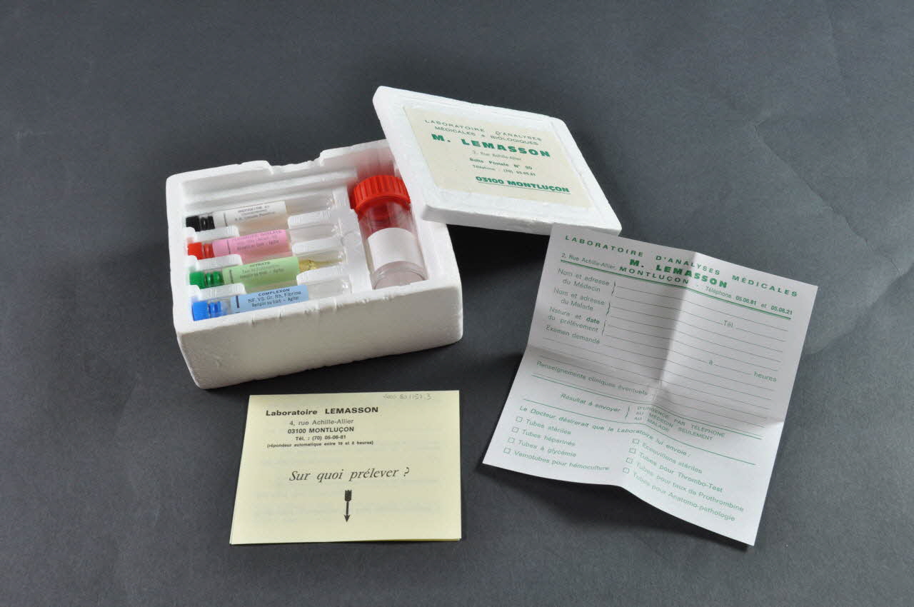 FLACON A PHARMACIE 1970 2000.60.1157.5.1-2 Photo Mucem