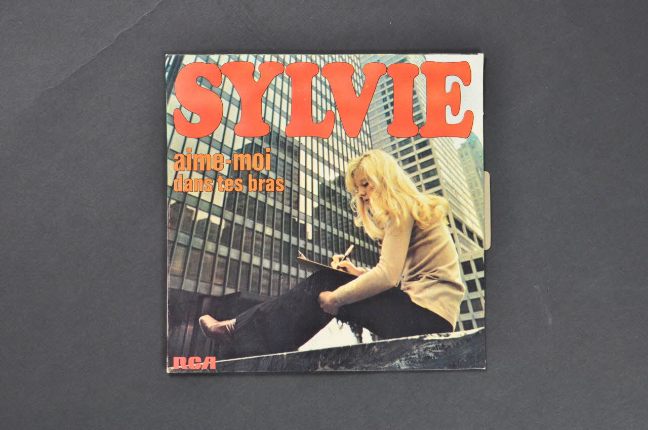 disque 45 tours Dans tes bras 2001.69.16.1901.1-2 Photo Mucem