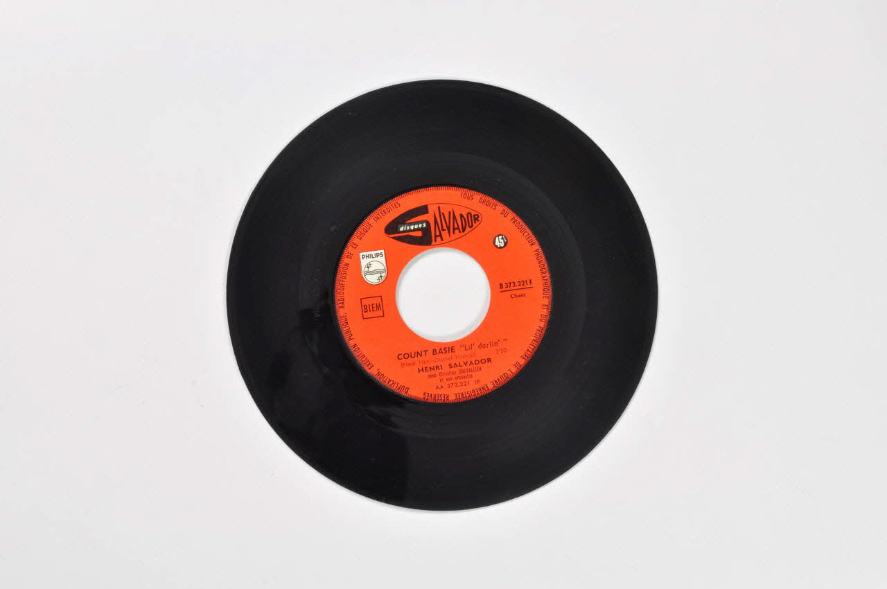 disque 45 tours Count Basie "Lill darlin'" 2001.69.16.1905 Photo Mucem