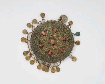 parure de tête 2017.23.227 Photo Mucem / Marianne Kuhn