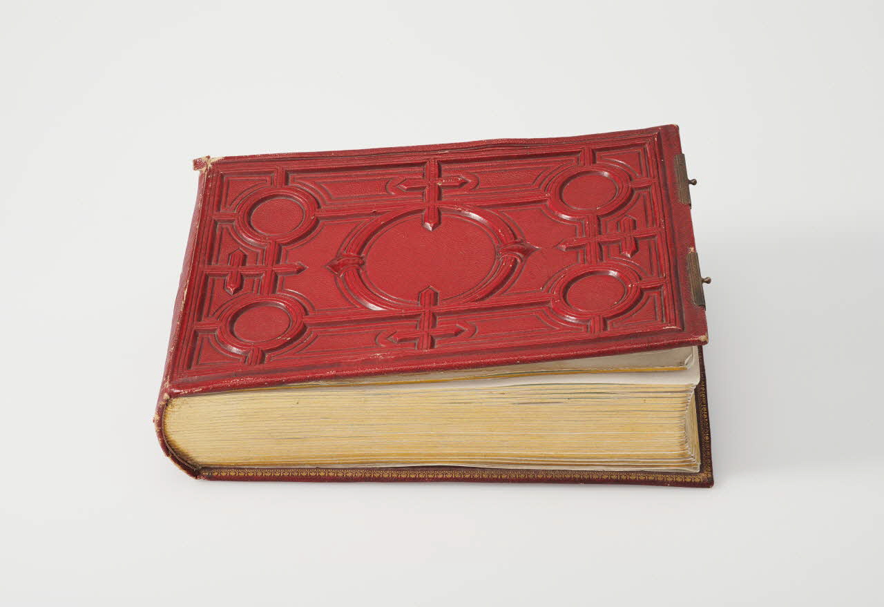 Félix J. Moulin ; Mayer & Pierson ; Dubos Frères et Marest ; Jospeh Trésorier ; Richan ; Charles Leinack ; Boyer frères ; Alary & Geiser ; Collé et Vérane album Provence-Alpes-Côte d’Azur, Algérie 1860-1870 2020.41.1.1-97 Photo Mucem / Marianne Kuhn