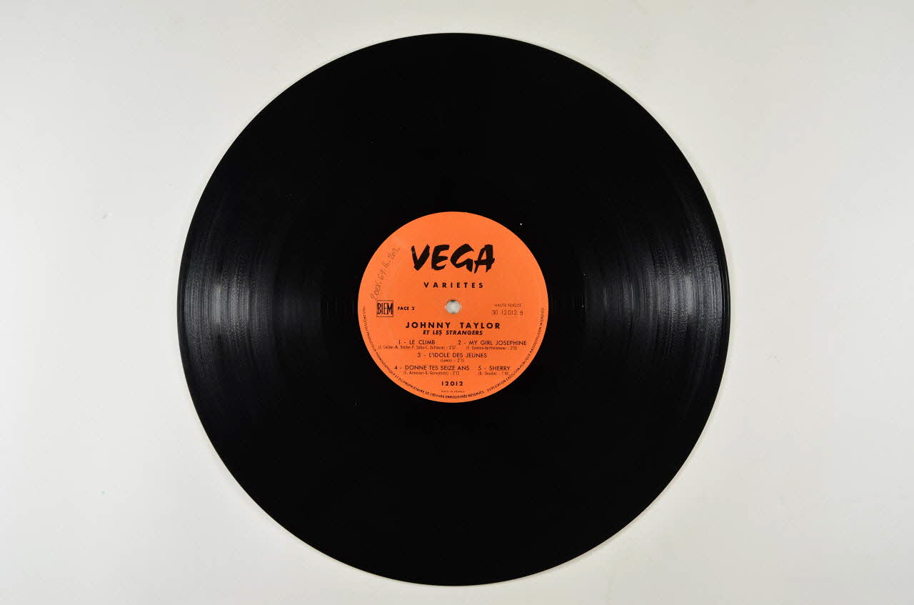 disque 33 tours Johnny Taylor et les Strangers 2001.69.16.203 Photo Mucem
