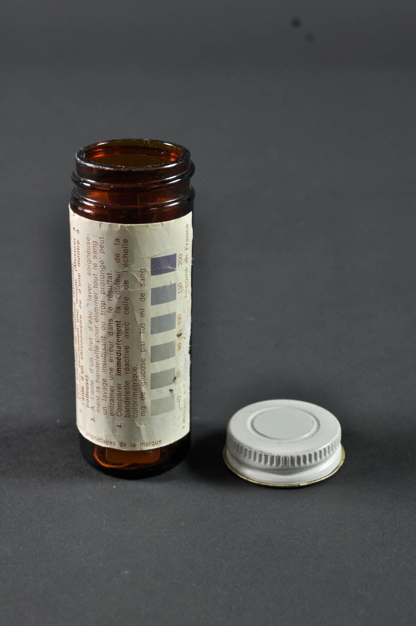 FLACON A PHARMACIE 1990 2000.60.1188.2-1-2 Photo Mucem