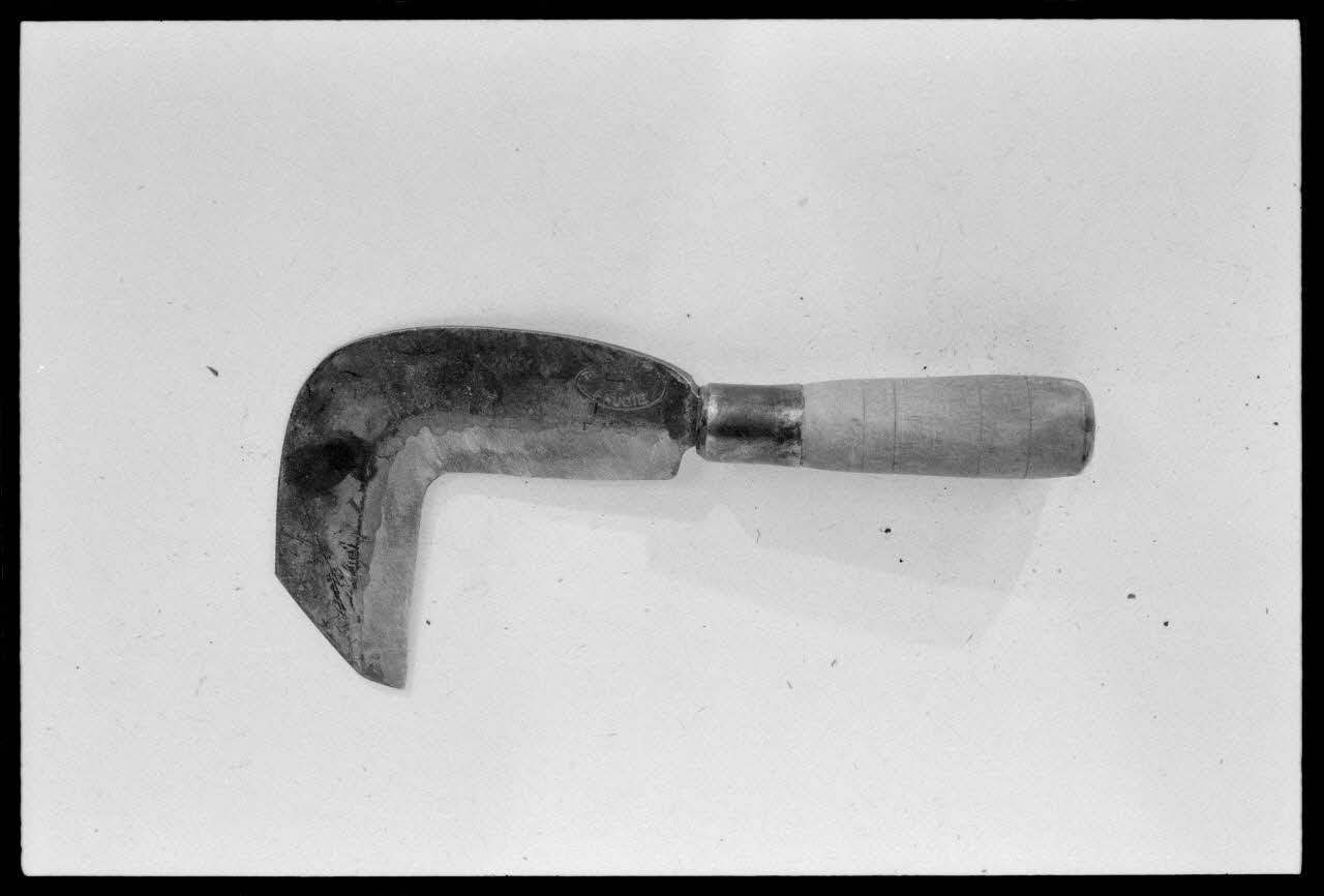 Alain Guey photographie Serpe à fendre Ile-de-France, France 1974/4/1 Ph.1974.88.41 Photo