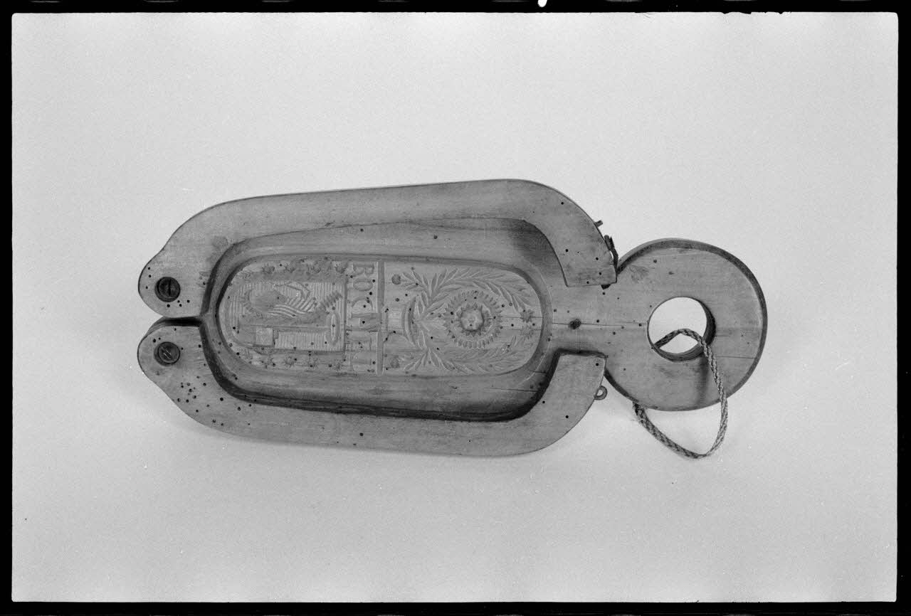 Alain Guey photographie Moule à beurre en bois Ile-de-France, France 1974/4/1 Ph.1974.88.65 Photo