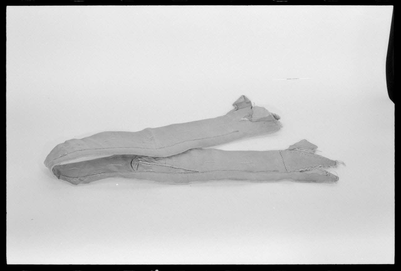 Alain Guey photographie Corps de cuir Ile-de-France, France 1974/4/1 Ph.1974.88.89  Photo