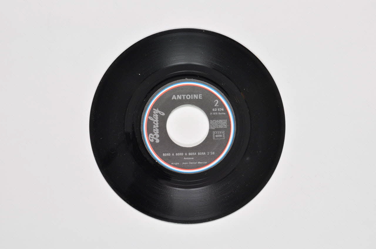 disque 45 tours Bord à bord à Bora Bora 2001.69.16.2095 Photo Mucem