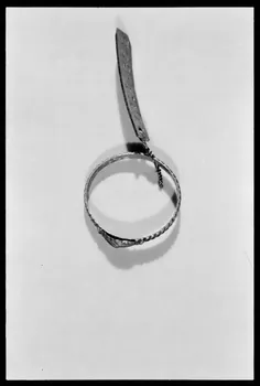 Alain Guey photographie Bague de foi provenant de Notre-Dame de Liesse France 1963/6/22 Ph.1975.1.51 Photo