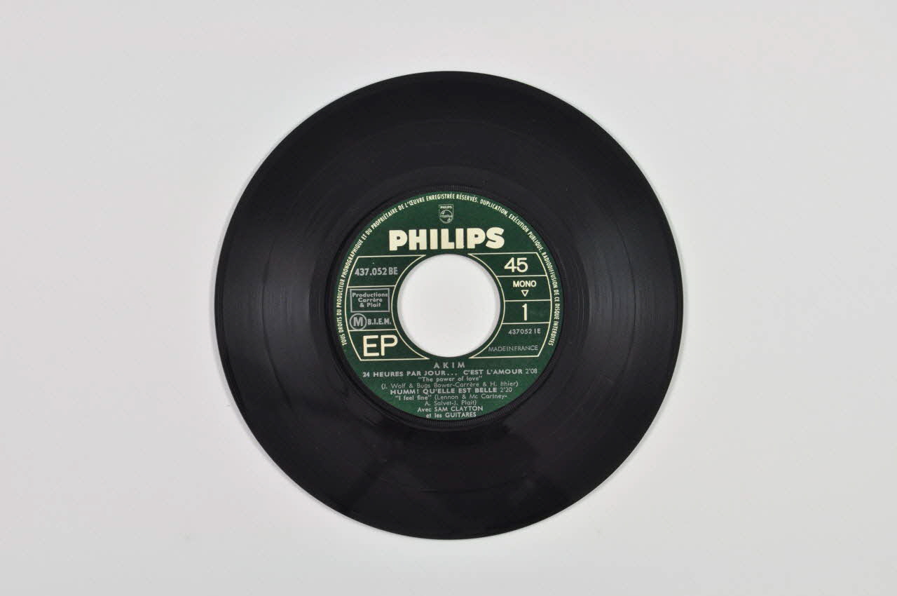 disque 45 tours Humm ! Qu'elle est belle 2001.69.16.2237 Photo Mucem